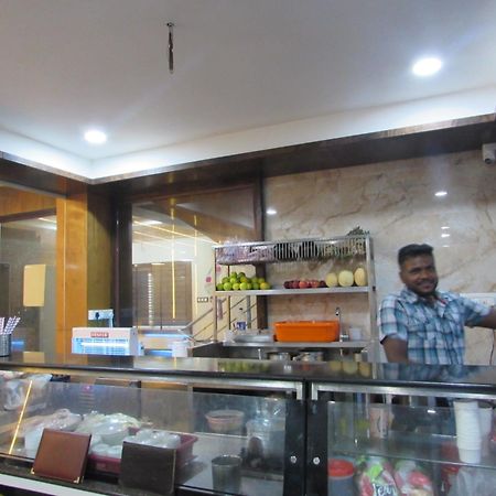 Udupi Regency Hotell Hassan Eksteriør bilde