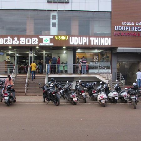 Udupi Regency Hotell Hassan Eksteriør bilde