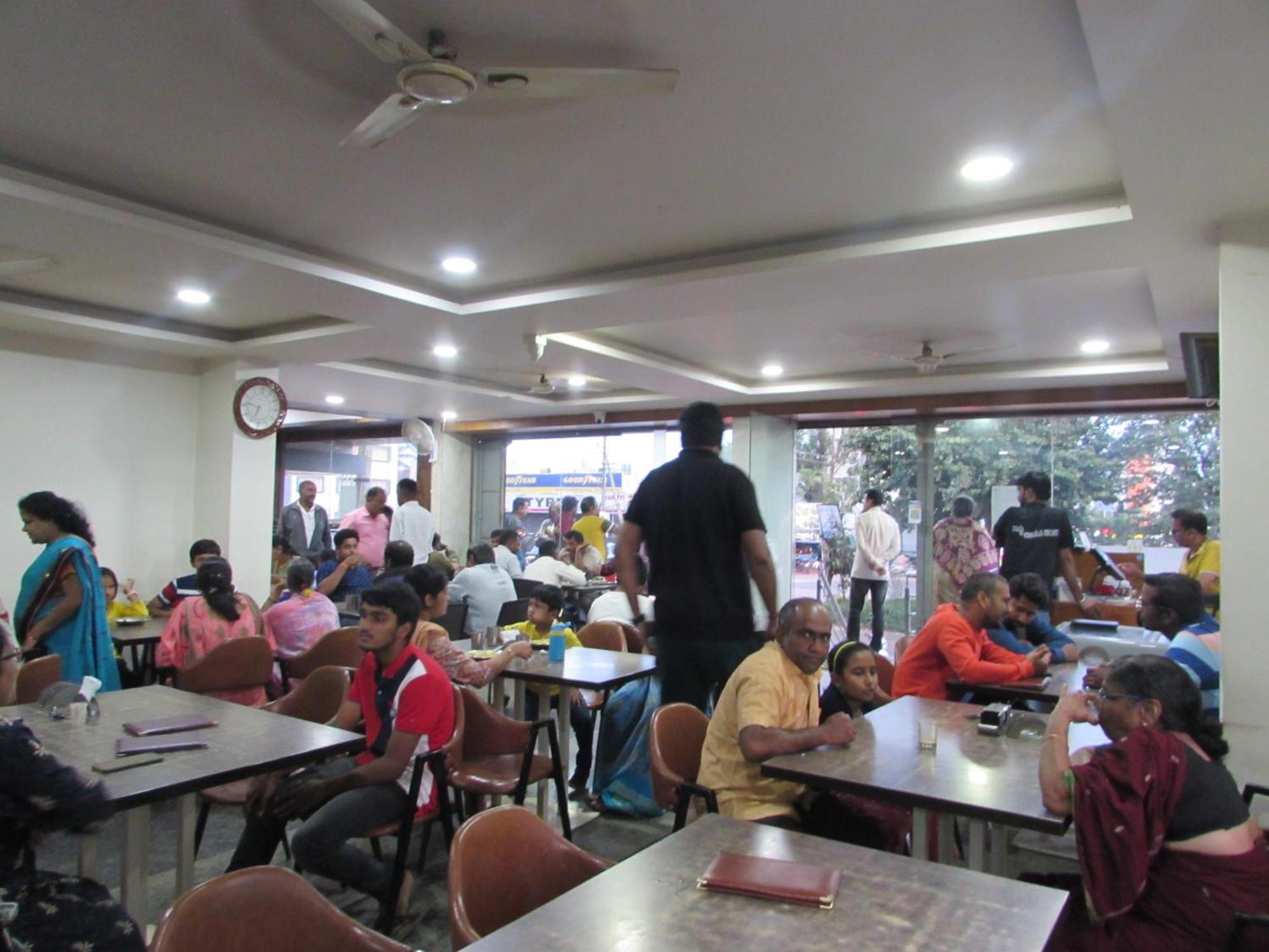 Udupi Regency Hotell Hassan Eksteriør bilde